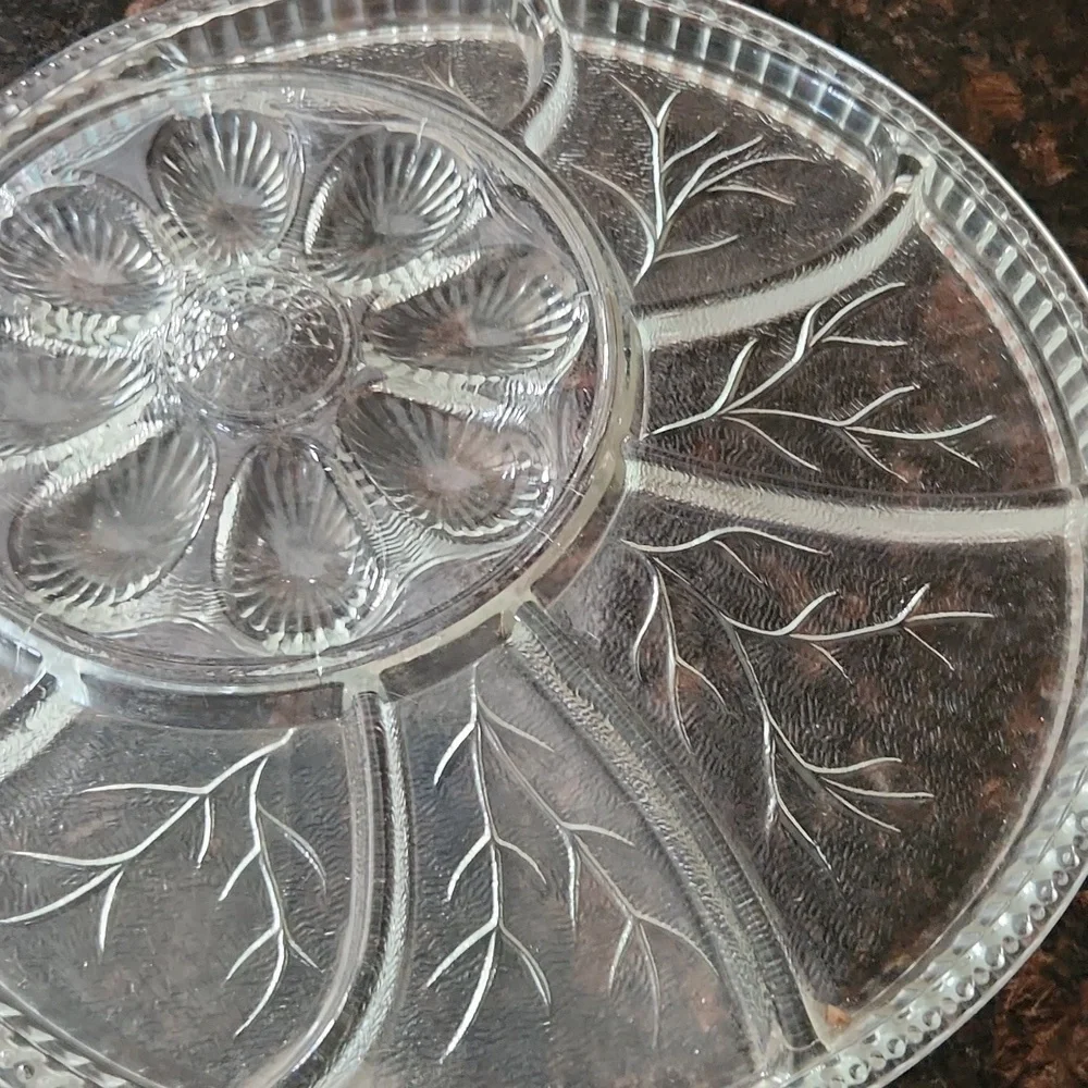 Vintage Indiana Glass Company Pebble Leaf Pattern Serving Platter - Picture 4 of 4